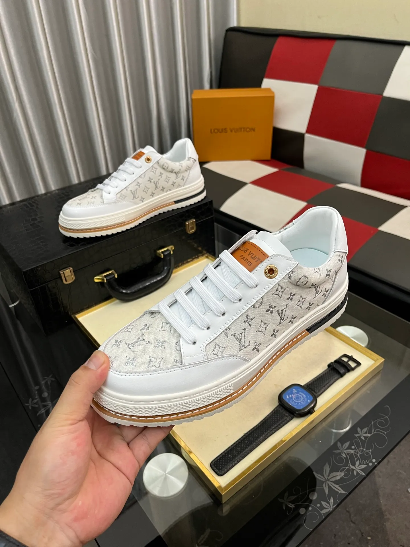 Men's Men's Shoes 💰420⌚️⌚️LV Louis Vuitton. The latest trendy casual shoes are popular in physical stores in sizes 38-44. New spring and summer comfortable imported custom original cowhide, unique jacquard fabric element design. Paired with sheepskin lining, Lv original base, [sun][sun] high-end packaging and high quality💪Details determine quality, you can enter and leave the counter at will, welcome to compare